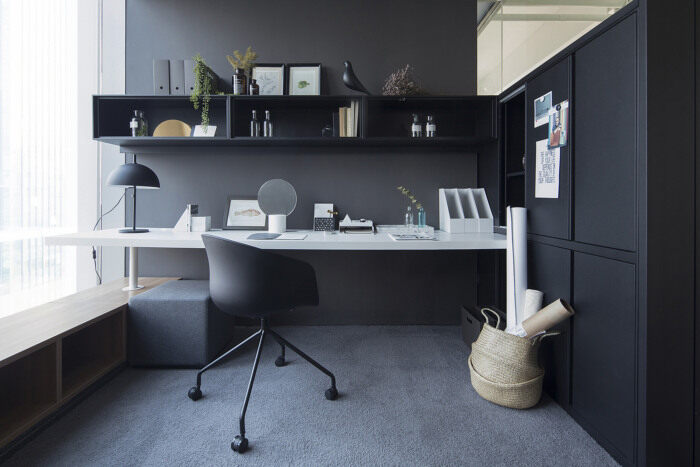 中原地产办公室设计，显得办公室格外干净、宁静、优美