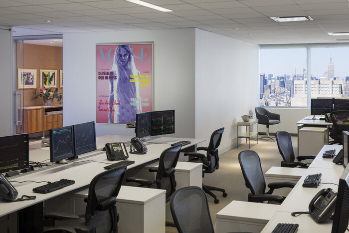 Lek证券办公室装修设计项目，现代风格让空间更生动