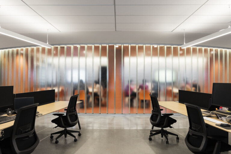 FlightHub办公室由ACDF建筑公司装修设计的项目