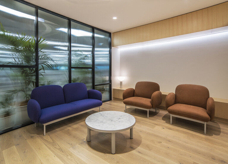 东京咨询办公室装修创建“共同创造卓越成果”环境