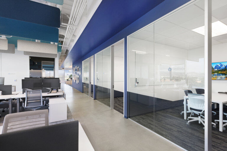 贸易台公司办公室装修设计，设计出充满活力的效果