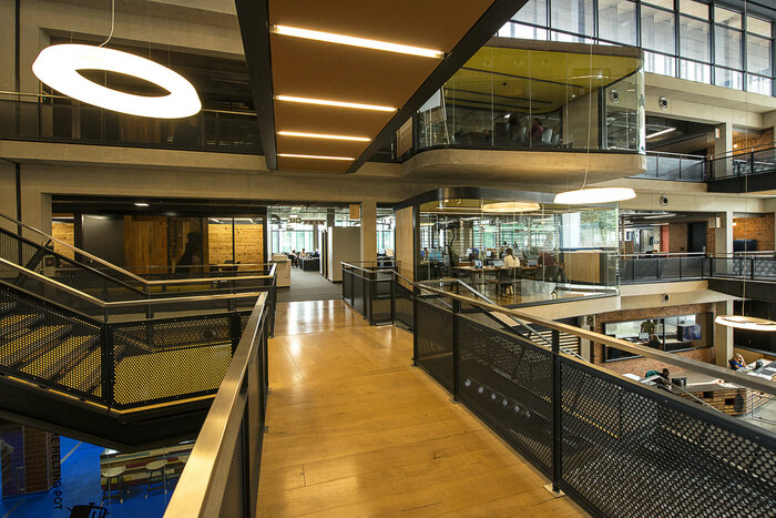 RCL食品办公室设计，设计出以激励和创造的办公环境