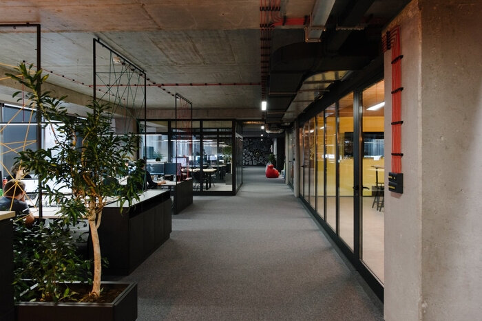 Axilis办公室设计，创造出流动和功能性效果