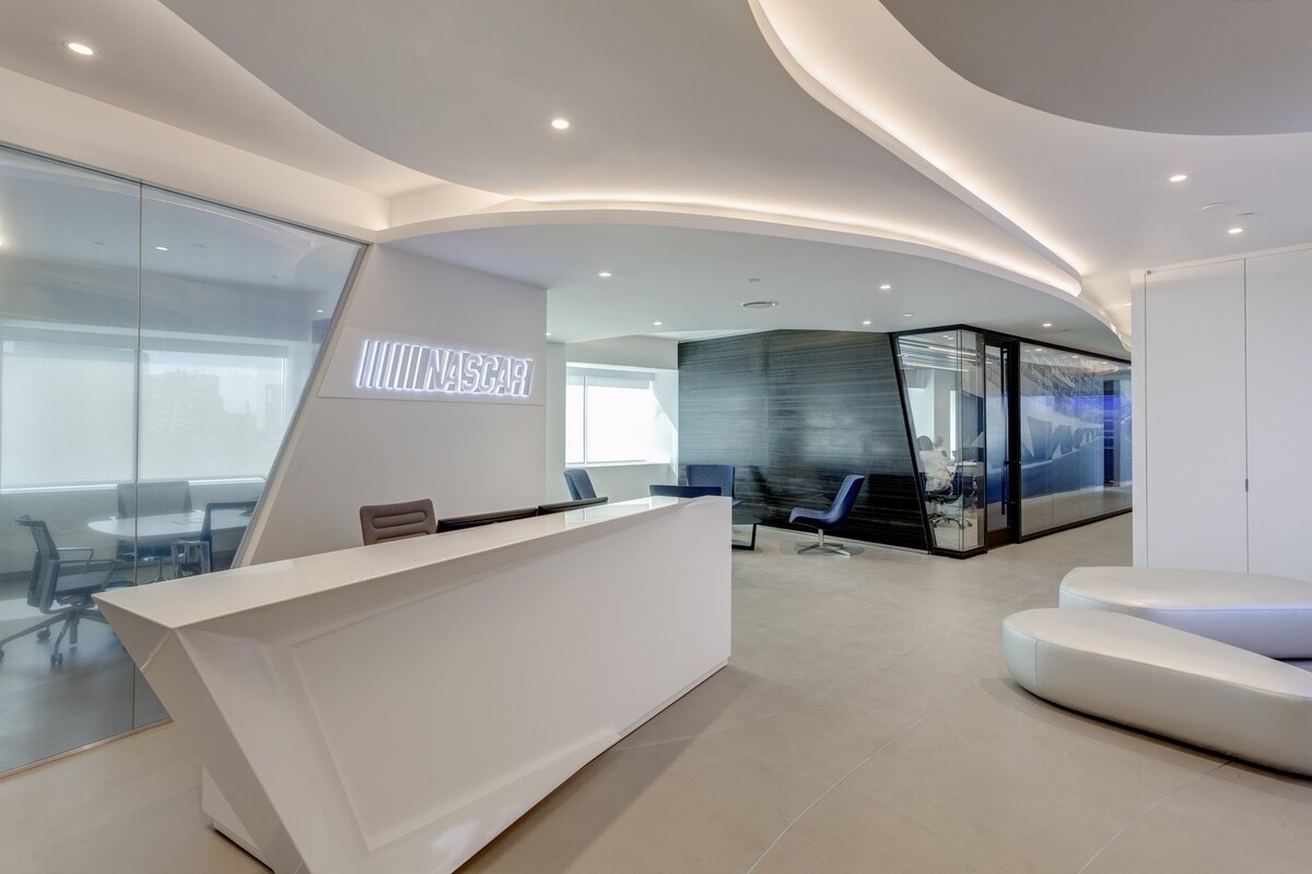 NASCAR办公室设计项目，设计出简洁又高级的办公室