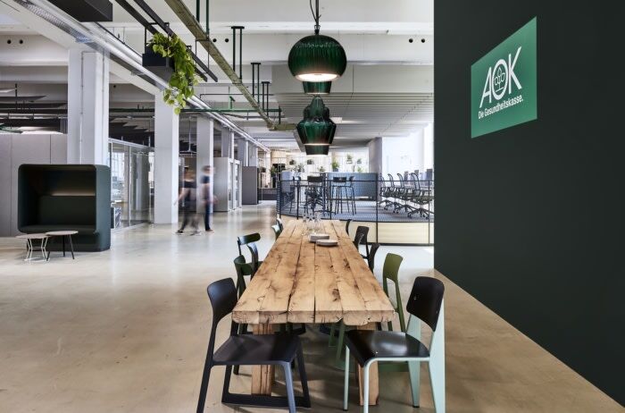 巴登符腾堡保险公司办公室装修，自然、灵活的绿色空间