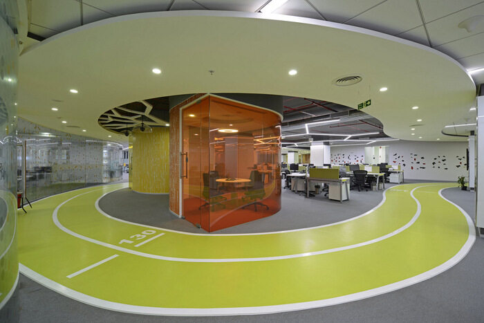 Inutix办公室设计传达速度、活力等高能量效果