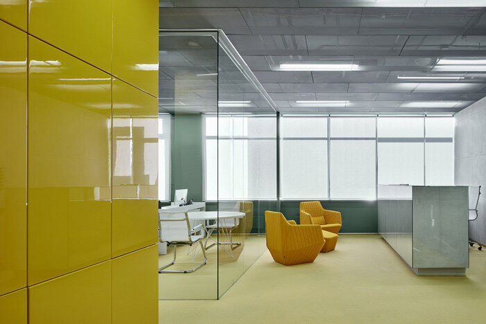 Alfa-Stroy 办公室设计项目，设计出高端现代化特效