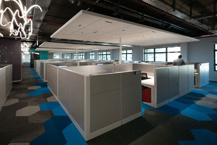 博通办公室设计，采用凉爽、舒缓的色调
