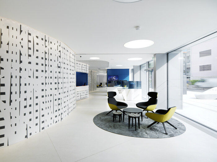 大众银行办公室设计，现代商务灵活办公风格