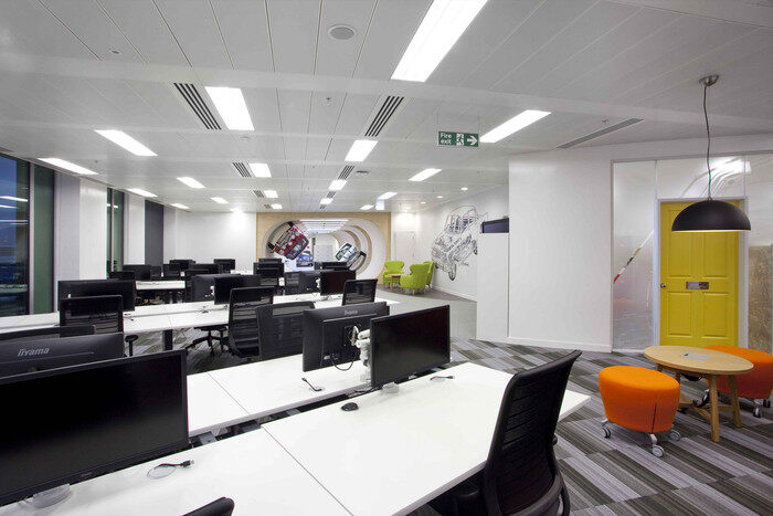 AutoTrader办公室装修设计，拓展灵活性的办公空间