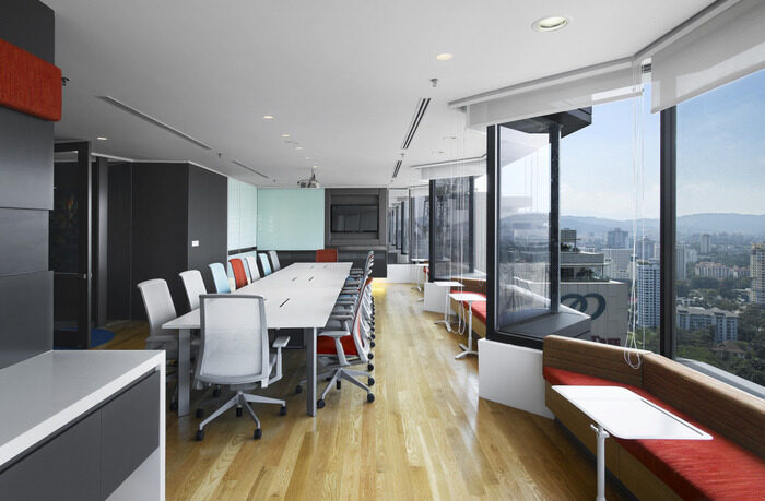 宣伟吉隆坡办公室设计，采用不规则立体雕塑色彩