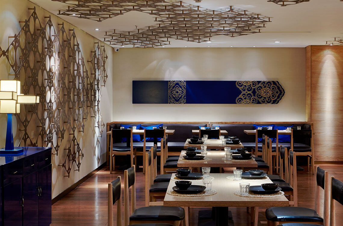 一个完整又美观的深圳餐厅装修，给顾客一种视觉食欲感