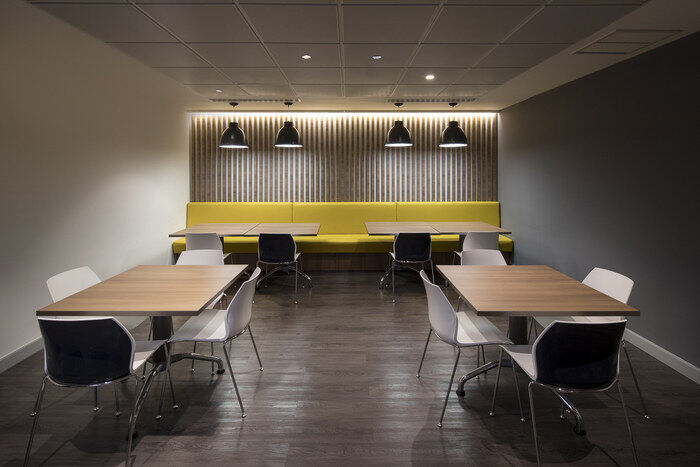 深圳办公室装修设计怎么选地板效果更好呢？