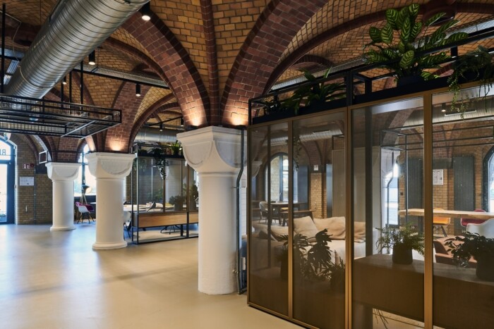砖瓦设计也可以清新高级——勃肯集团总部办公室设计