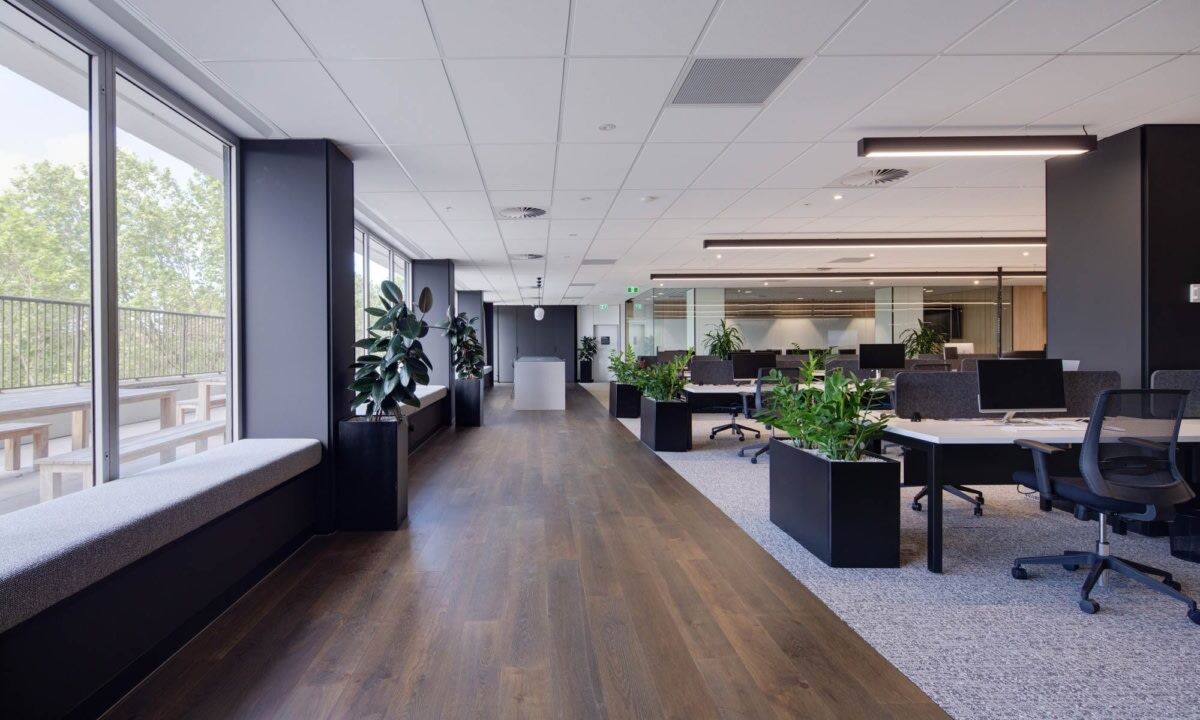 如何拥有舒适的办公室装修设计，从哪几方面考虑？
