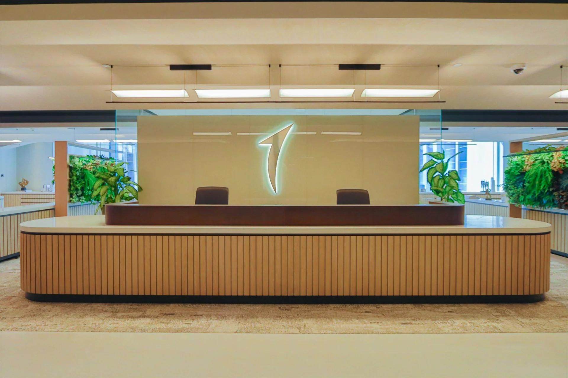 深圳办公室装修设计前台的视觉与效果