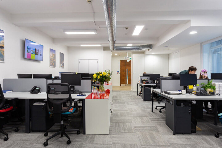 办公室装修后如何使用绿植提升办公环境？