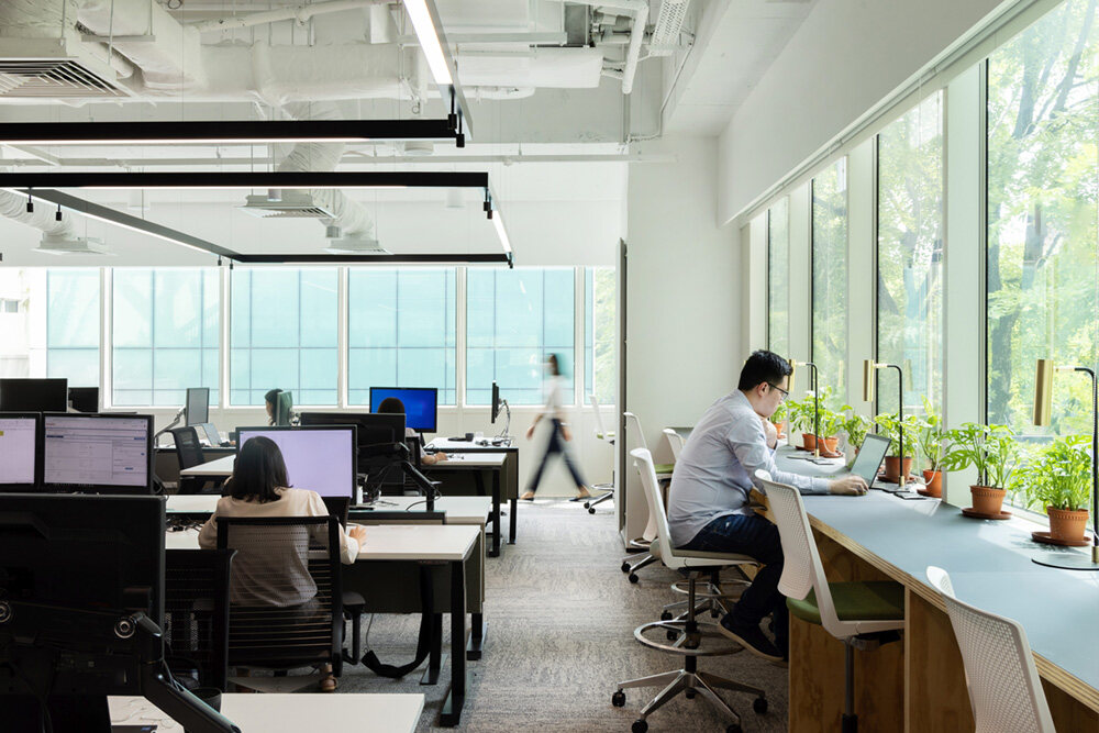 商务办公室装修设计，展现出创意、互动智能的环境